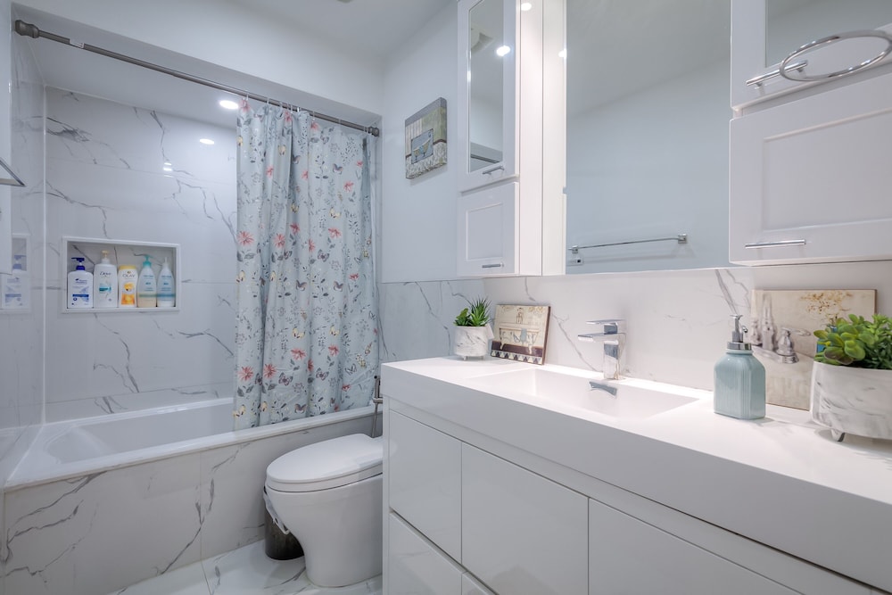 Spacious Breathtaking 4br Villa in the heart of Toronto