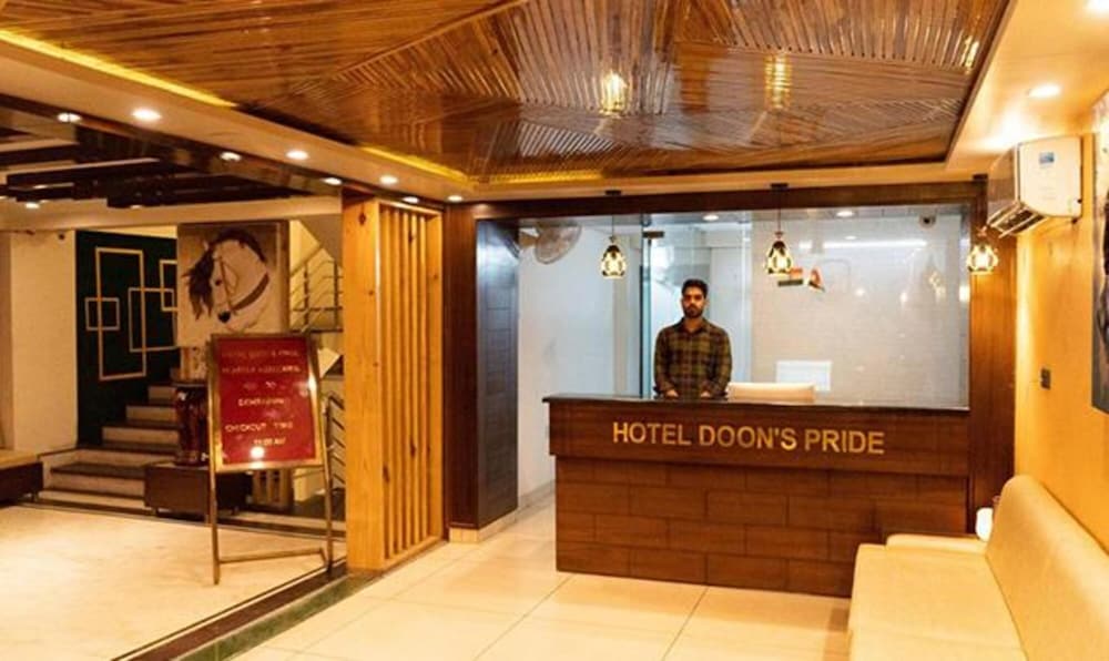 Lobby & Reception