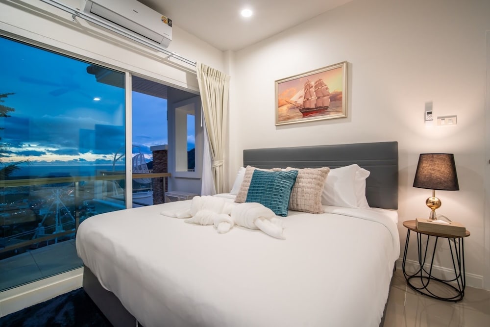 Ocean View 4BR Pool Villa KataBB Seaview