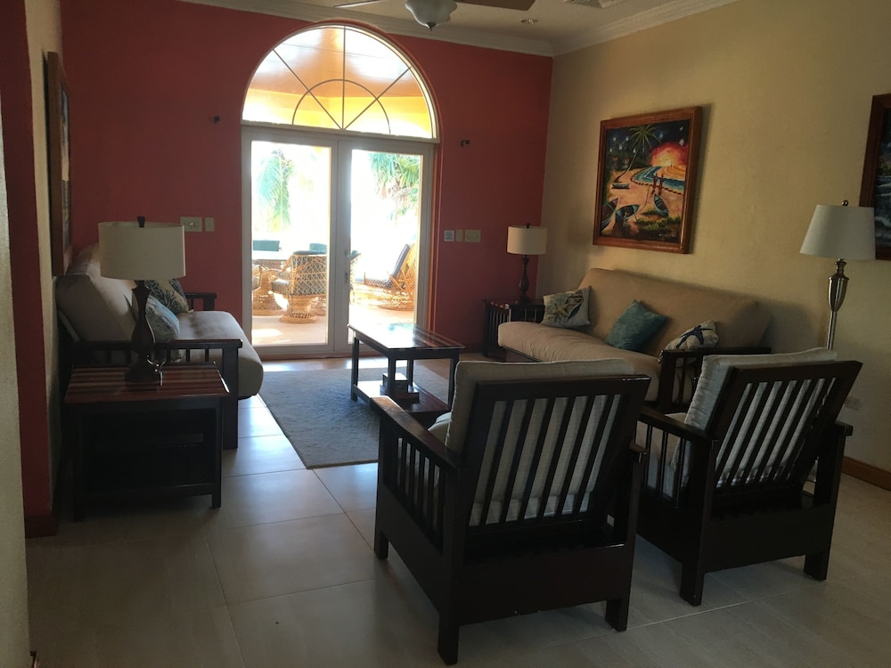 Blue Parrot Beach House