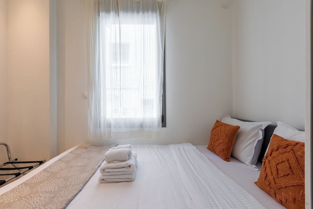 Elvis 2-Bedroom Apartment in Athens