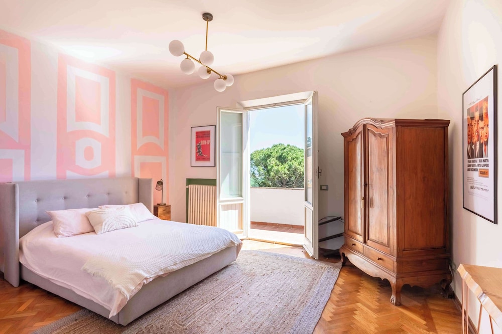 Tuscany - Townhouse - Sleeps 18 - Garden Near Lake