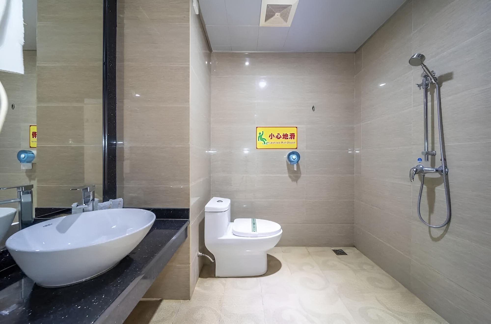YUAN FENG HOTEL