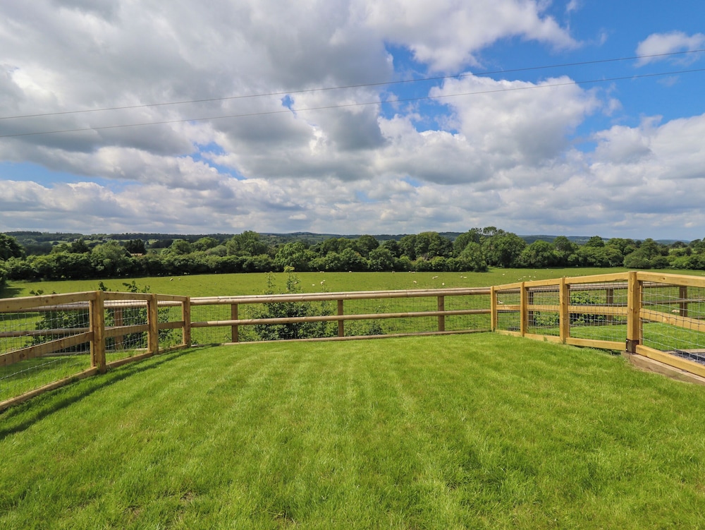 Valley Lodge 4 - North Wales Eco Lodges