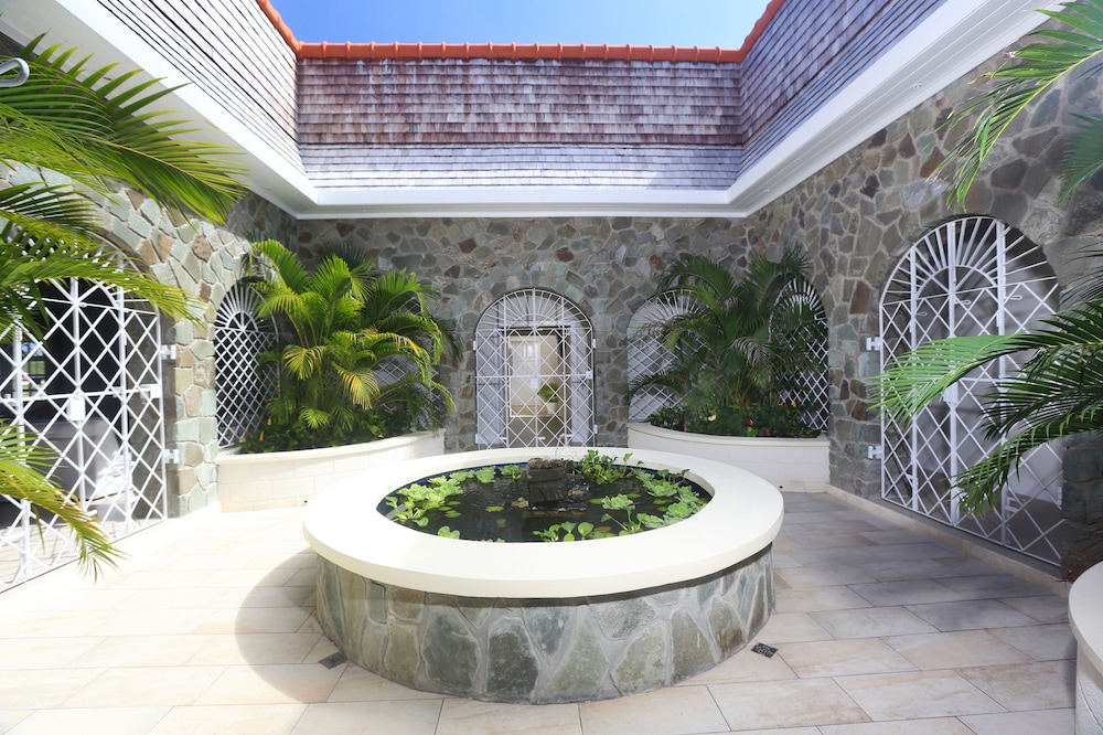 Villa Atlantis
