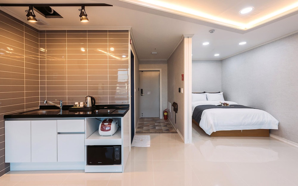 Yeosu Paradise Spa Pension