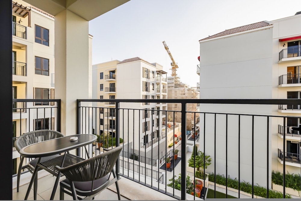 Luxury Lifestyle at La Sir ne Port de la Mer Jumeirah 1 1 Bed Sleeps 4