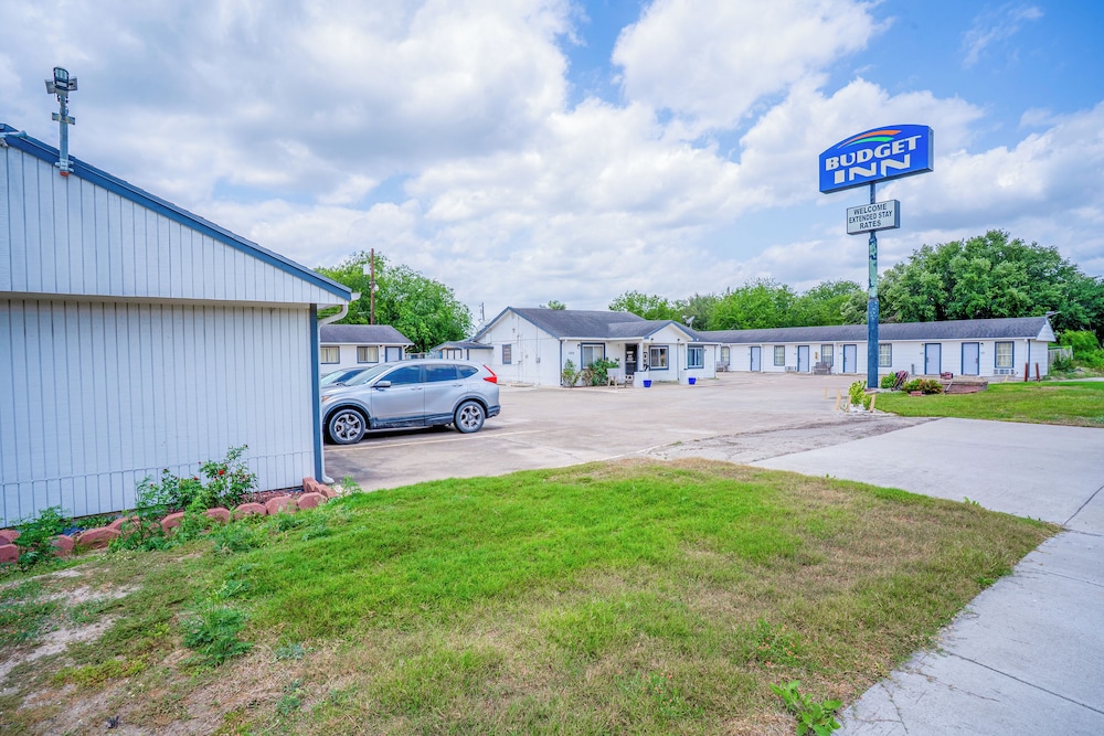 OYO Budget Inn Falfurrias Hwy 281