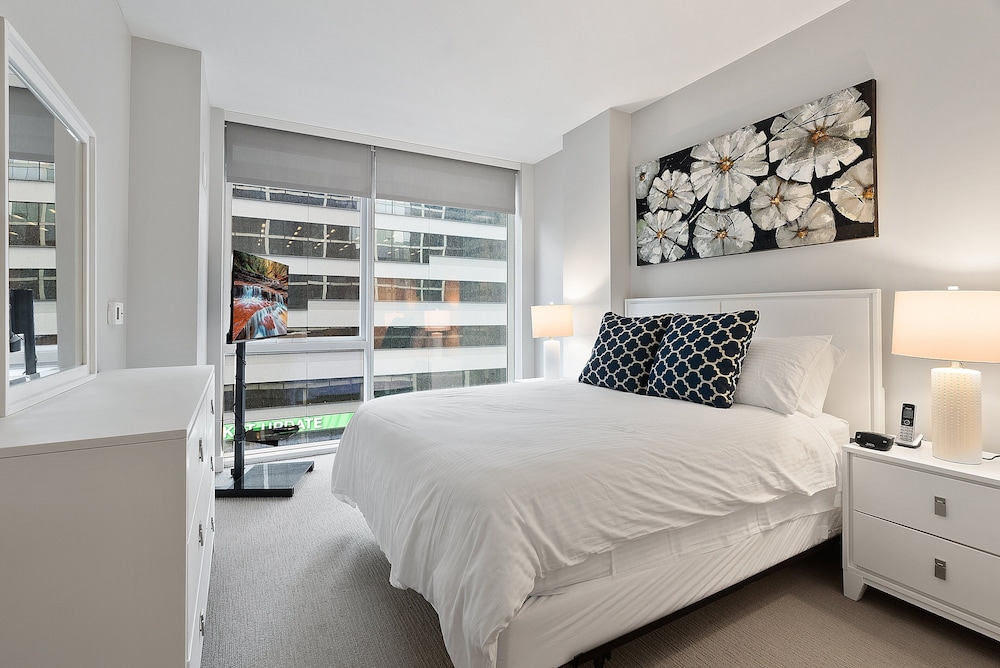 Global Luxury Suites Brookline Village