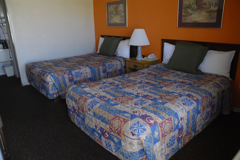 Emporia Vacations - America's Best Inns  Suites - Property Image 18