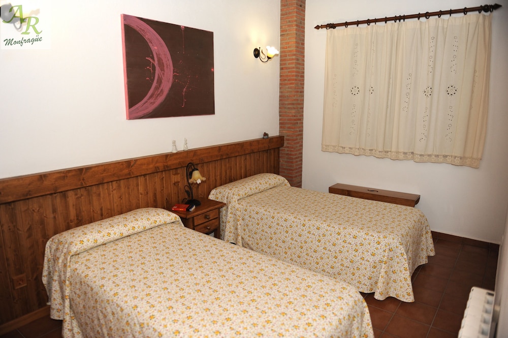 Apartamentos Monfragüe photo 4