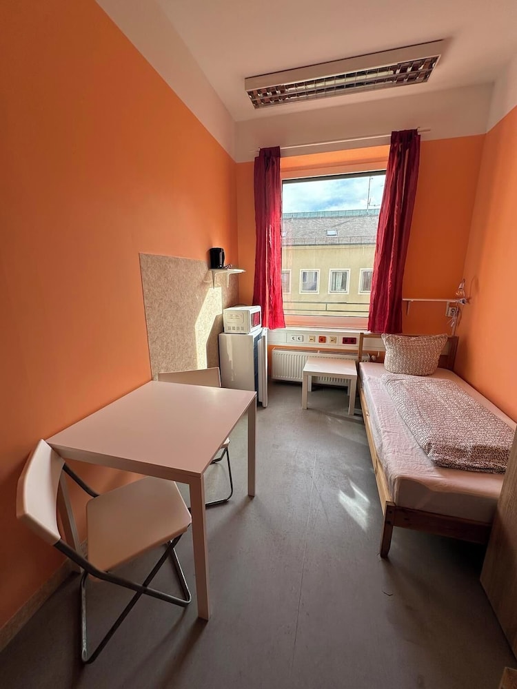 2-Rent Group Hostel Zimmer&Apartments GKP2