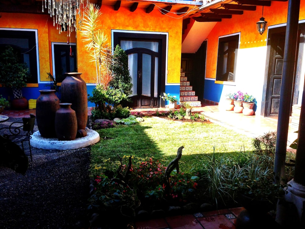Casa Chikita Bed & Breakfast