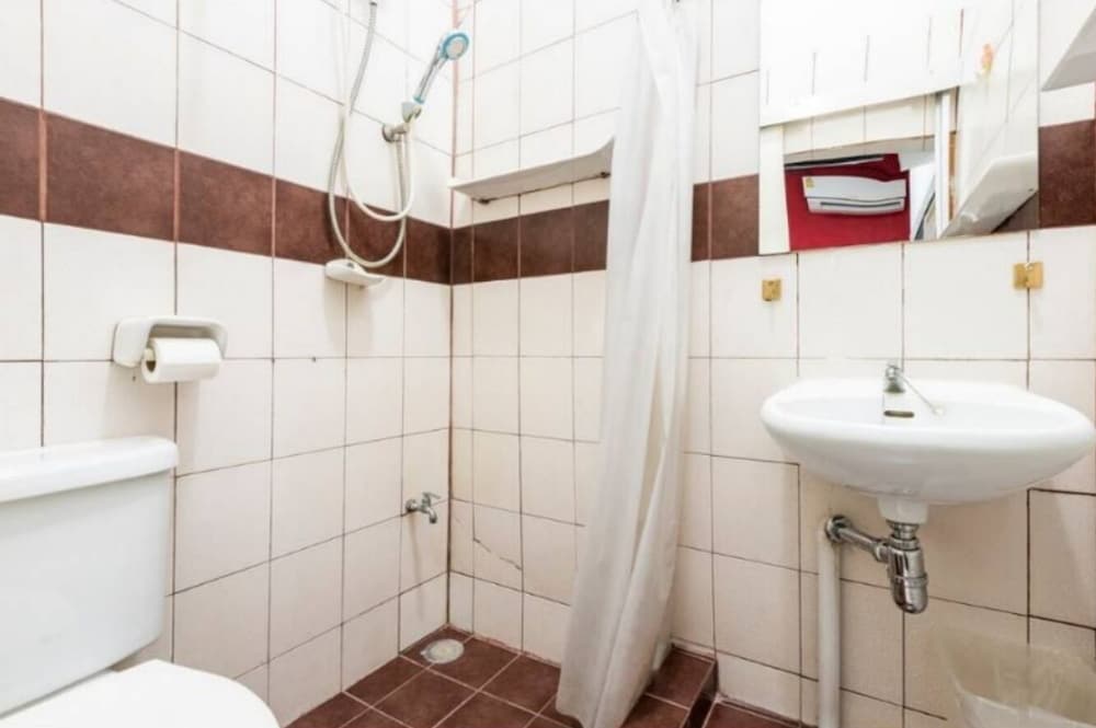 1137 Hostel