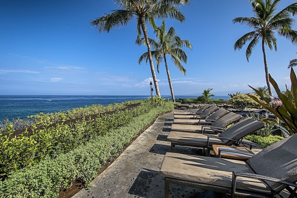 Hali'i Kai At Waikoloa 2b 2 Bedroom Condo by RedAwning