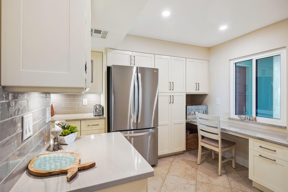 Land's End 10-304 Beach Front - Premier