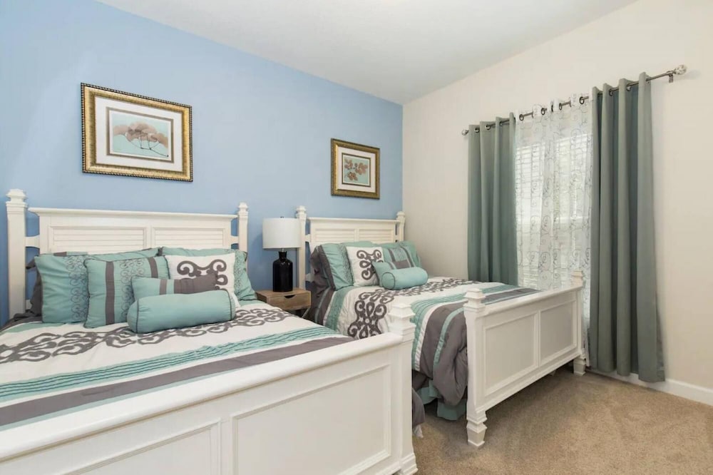 Amazing 5 Bedrooms 04ba at Storey Lake Resort view 3