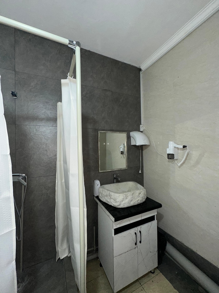 Rooms Tolebi.