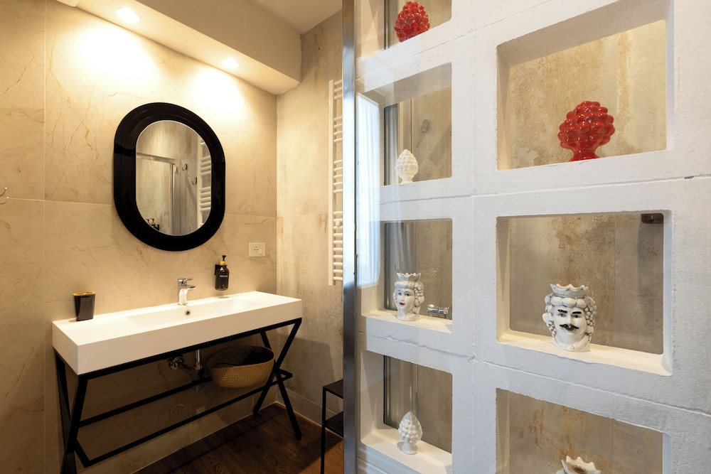 Holiday Lux Boutique Room