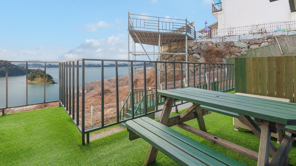 Yeosu Island Pet Pension