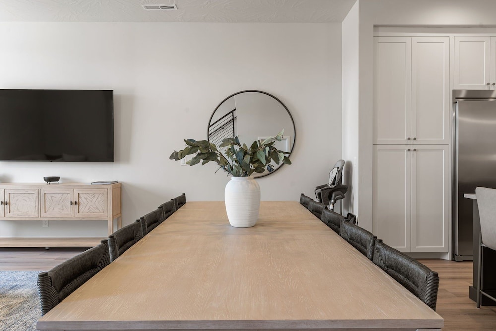 The Crash Pad 5 Bedroom Townhouse