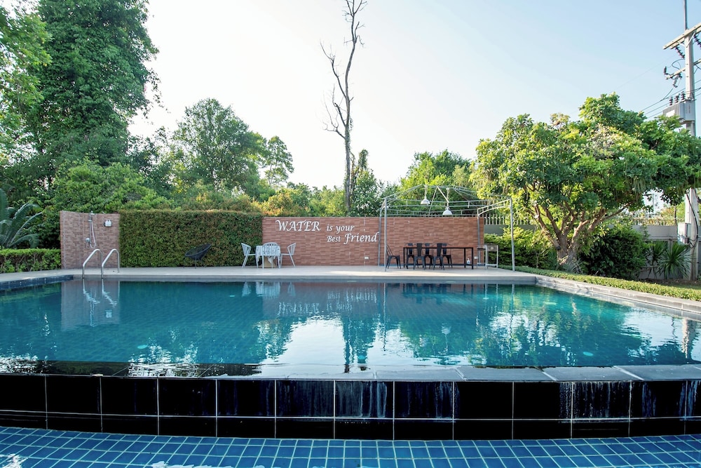 Penny - Farthing Pool Villa