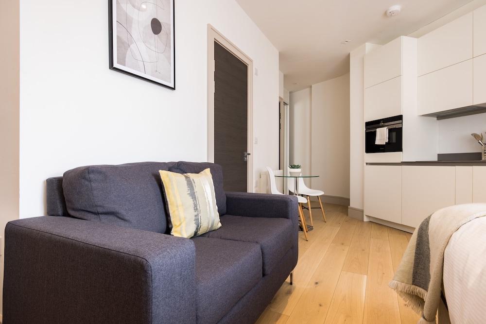The Kingston upon Thames furnish view 4