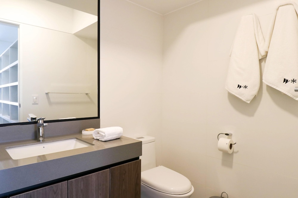 w Fabulous 2BR w Balcony in Miraflores