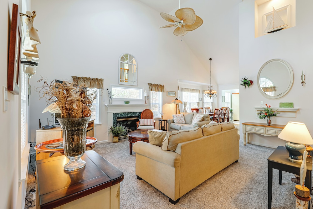 8 Mi to Beach: Ocean Pines Home Near Marina & Golf