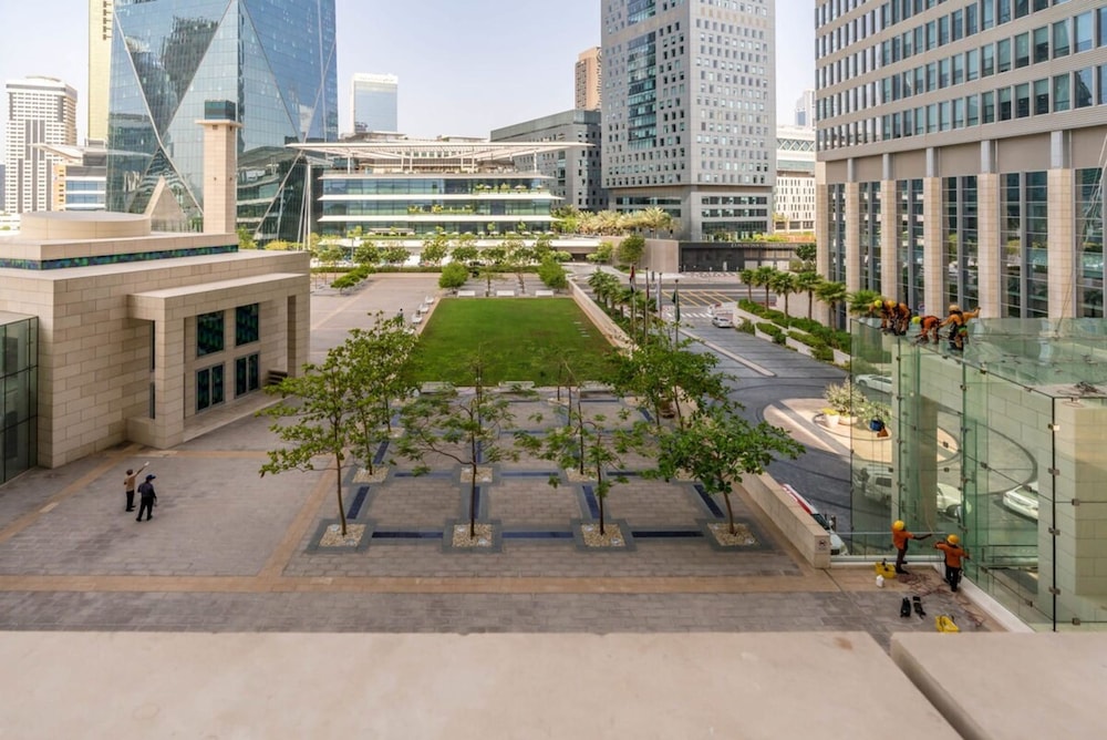 Silkhaus Burj Daman Tower Difc Studio Pool Gym