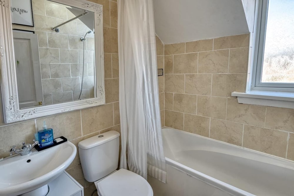 Home Near City Centre, Pets Welcome, Parking