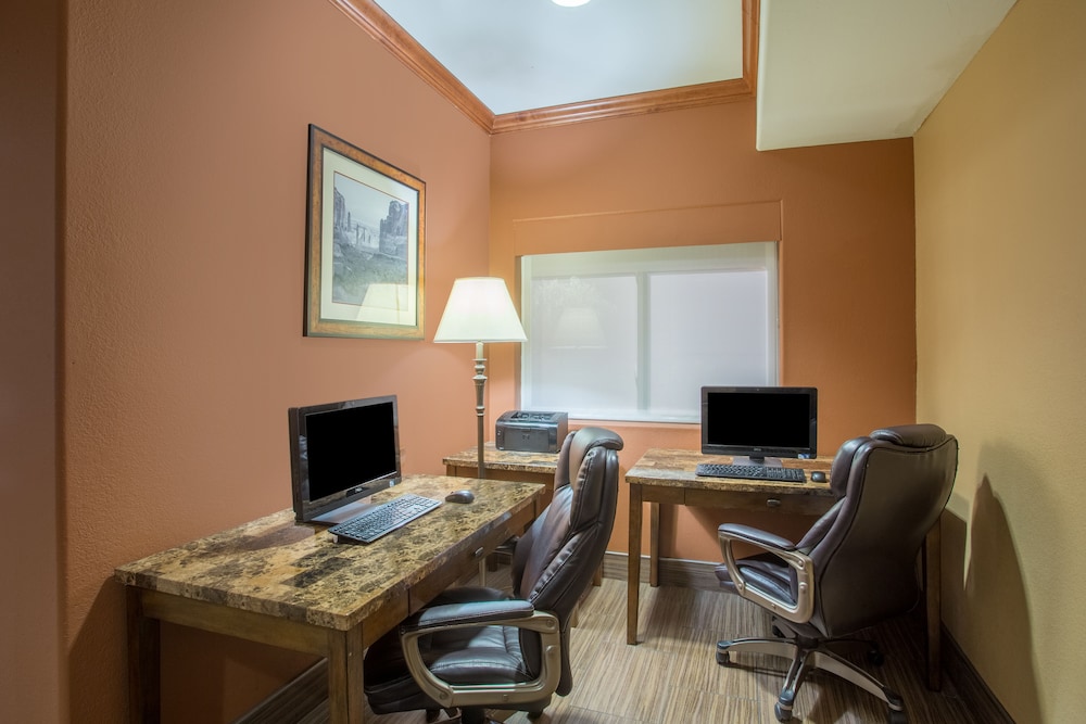 Green River Vacations - First Choice Inns at the Swell - Property Image 2