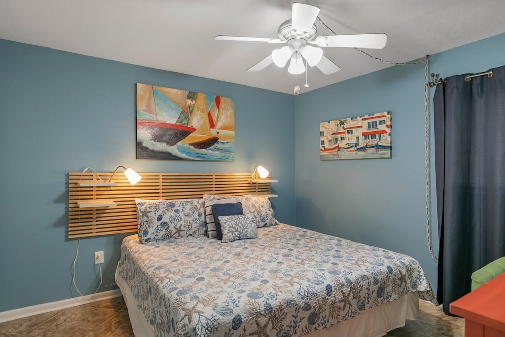 Beachfront Condo With Sunroom Outdoor Pool