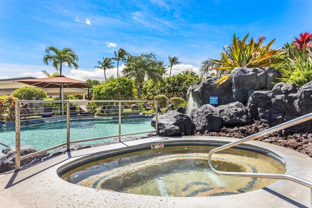 Gorgeous Hawaii Unit Sleeps 6! Access to Fitness and Tennis - Vrkcv