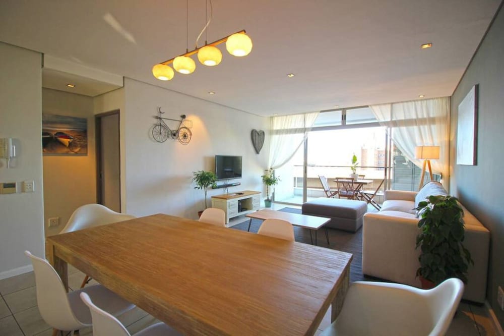 Upmarket 2bed City Retreat Close to V A Waterfront