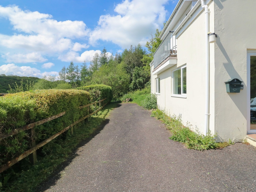 5 Forest Park Lodge