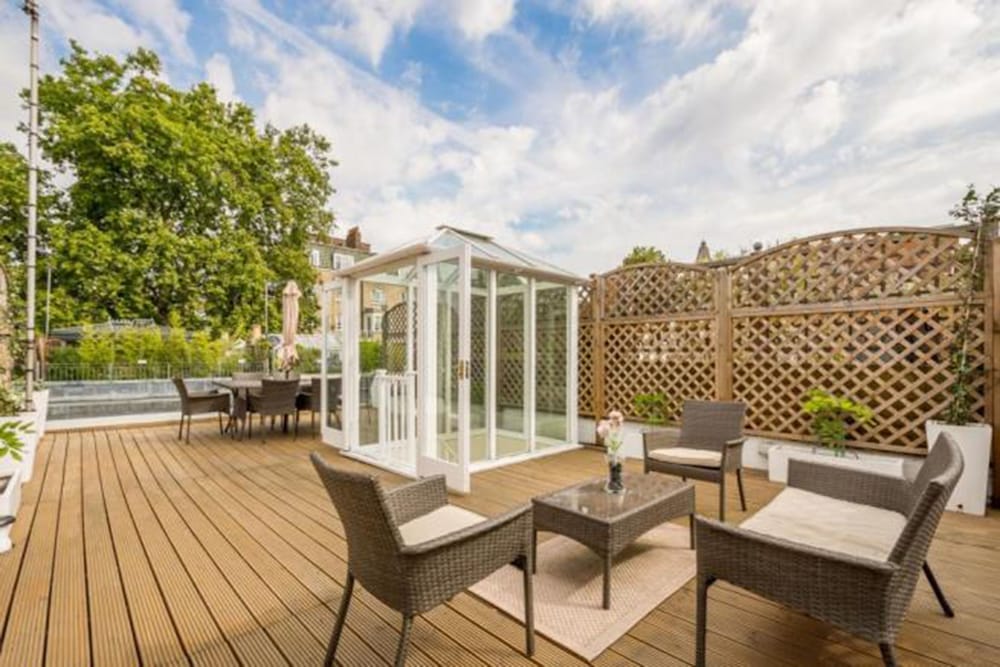 outdoor bbq area