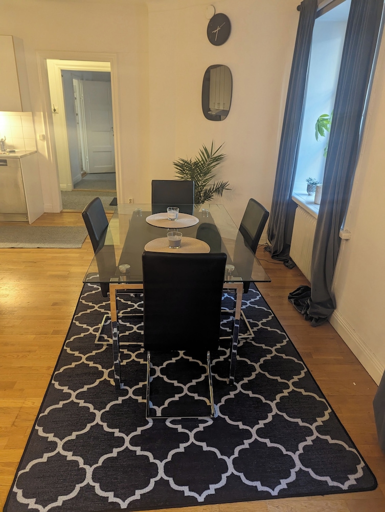 Large, Stylish Apartment in Central Stockholm view 5