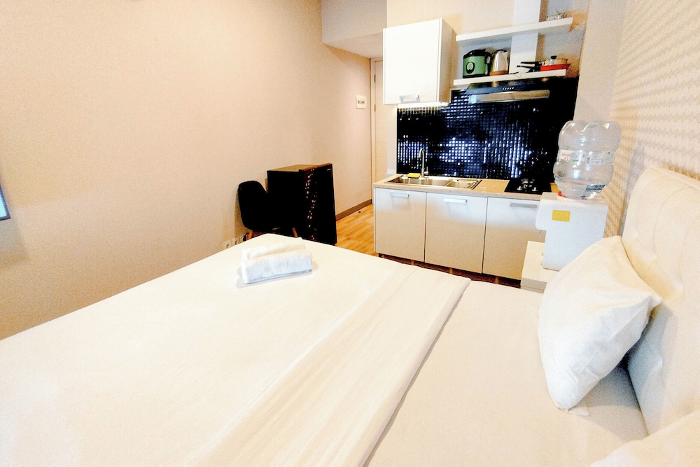 Minimalist Studio Conecting To Mall At Anderson Supermall Mansion Apartment
