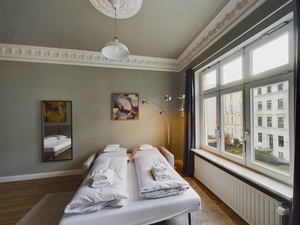 Art Apartments