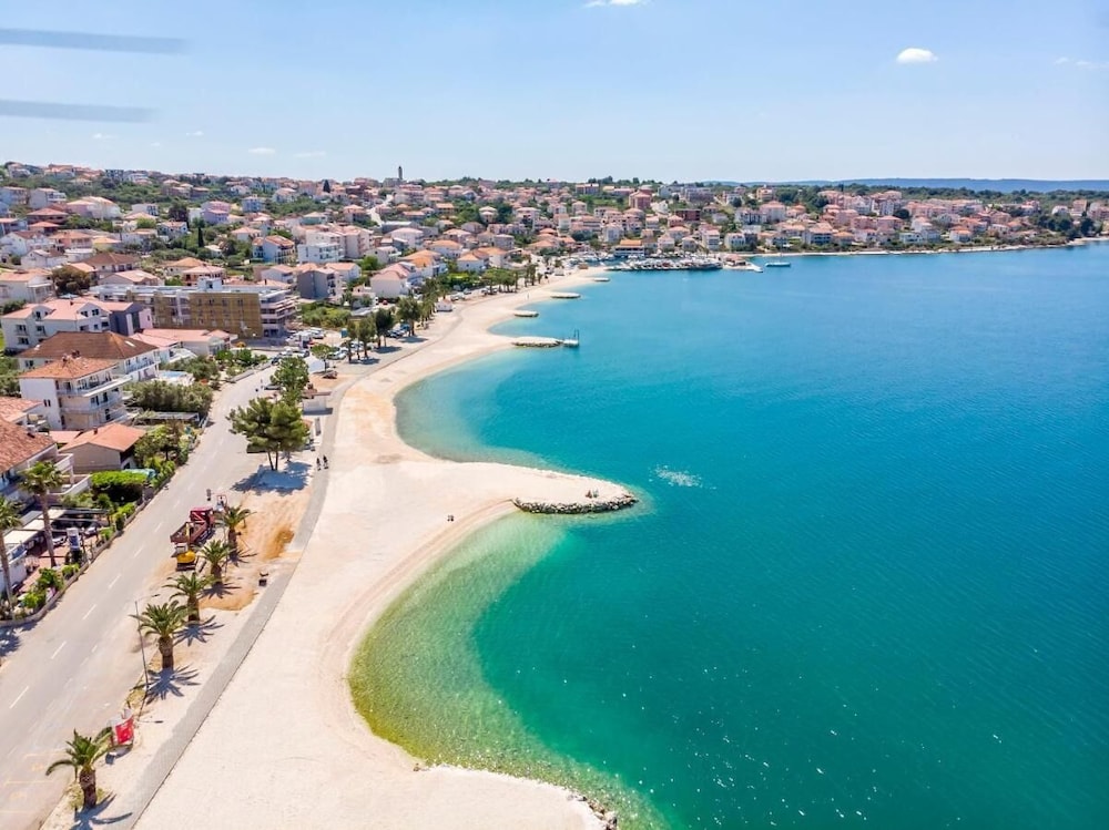 Doria - 20m From Beach - A3 Doric view 4