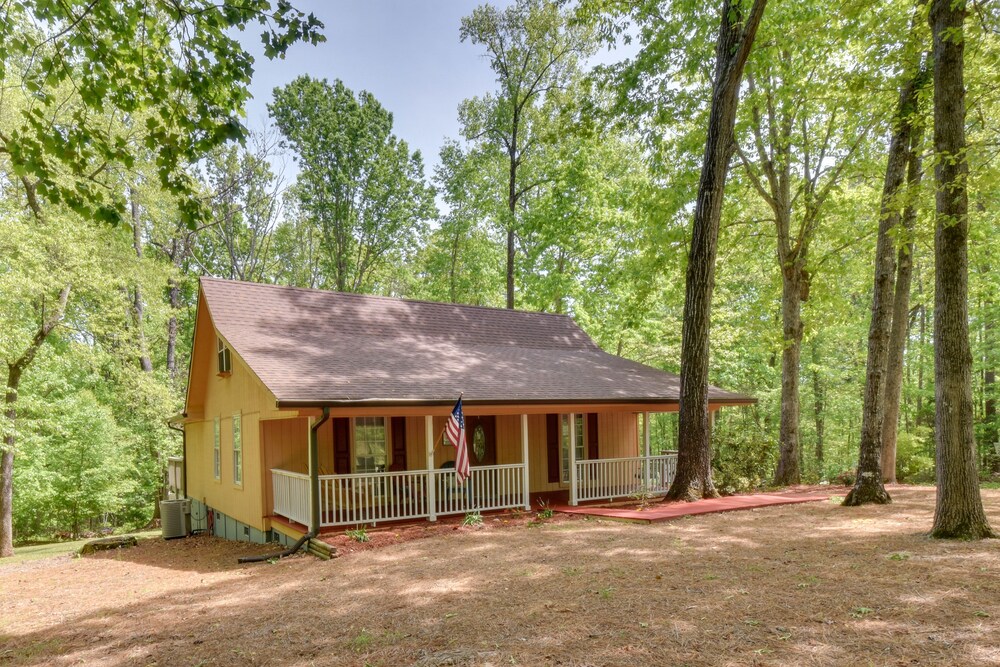 The Lake Place Cabin w/ Golf Cart  Free Kayaks! - Property Image 3