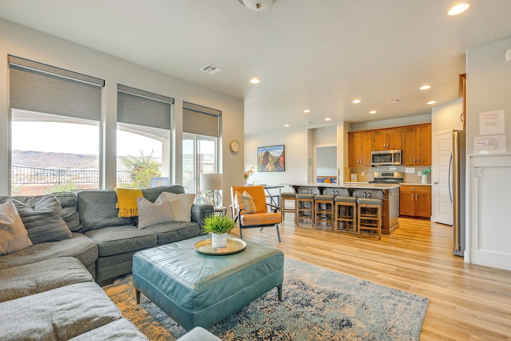 Hike, Bike & Swim: Utah Family Home w/ Mtn Views!