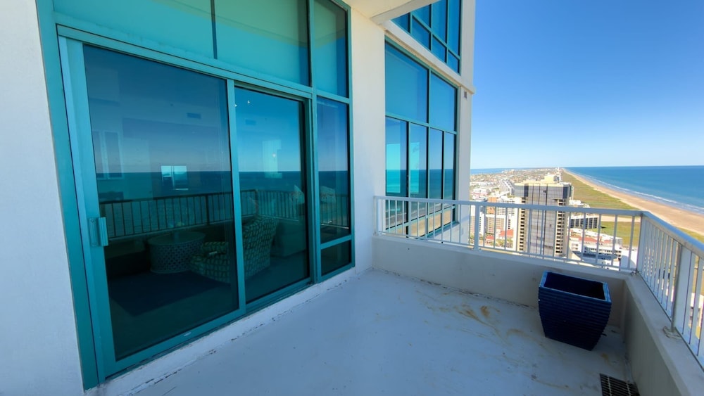 Penthouse Jr Unrivaled Luxury Insane Views 3 Bedroom Apts
