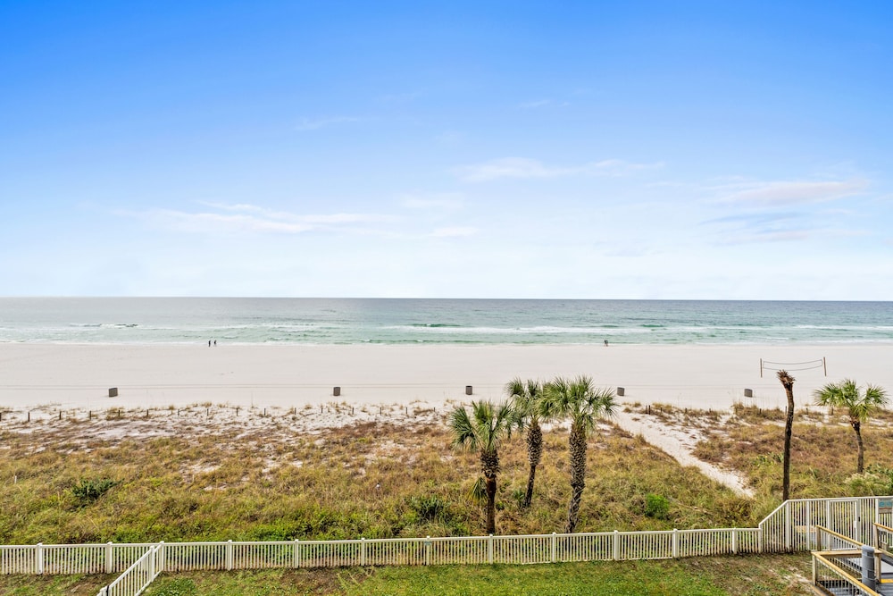 Long Beach by Book That Condo