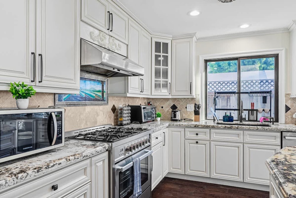 Spaciour 4Br 4bth Stunning House With Free Parking