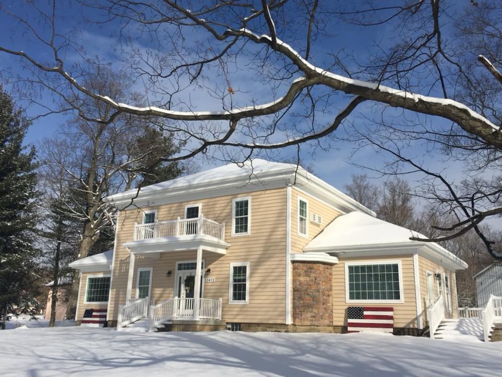 Meadville Vacations - Crystal Run Suites of Springboro - Property Image 1