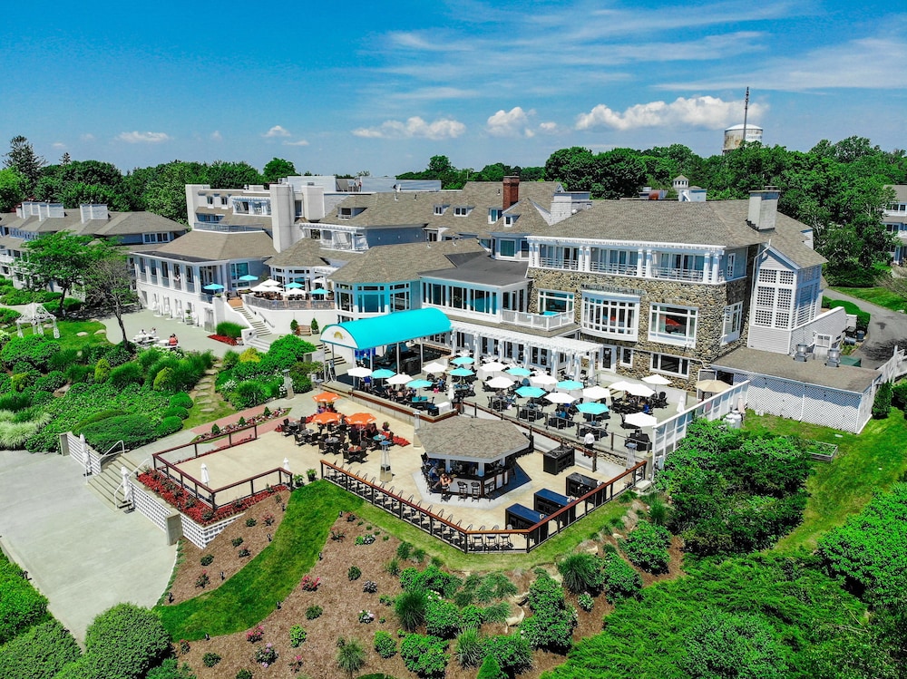 Water's Edge Resort & Spa