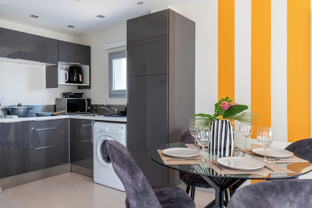 Local Host Living - Signature Apartments in Nicosia