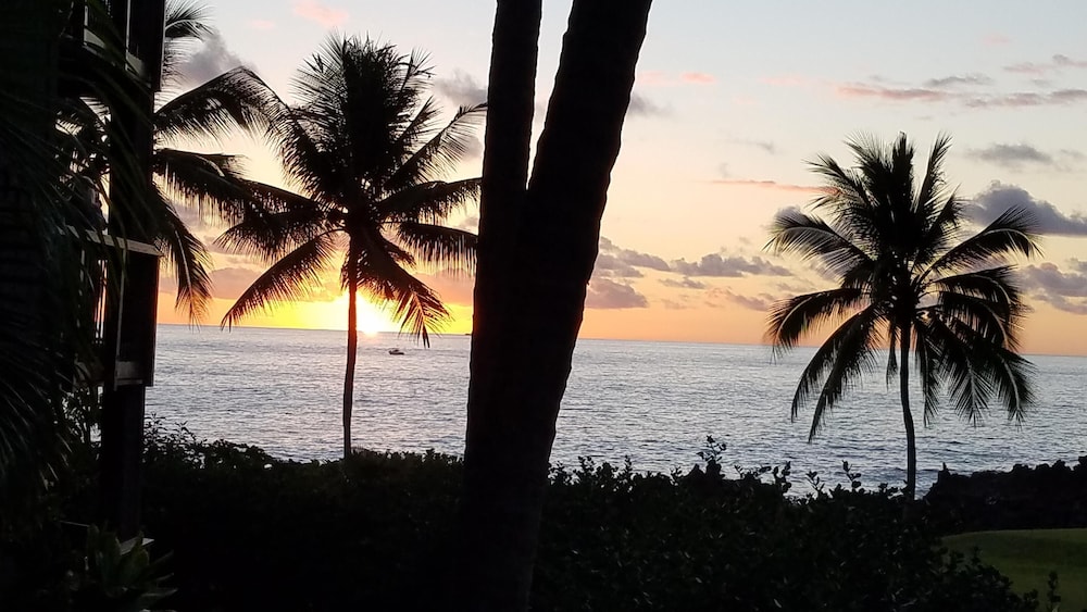 Sunset & Golf Course Views - AC & Wifi - Shady Lanai! - Vrkcv